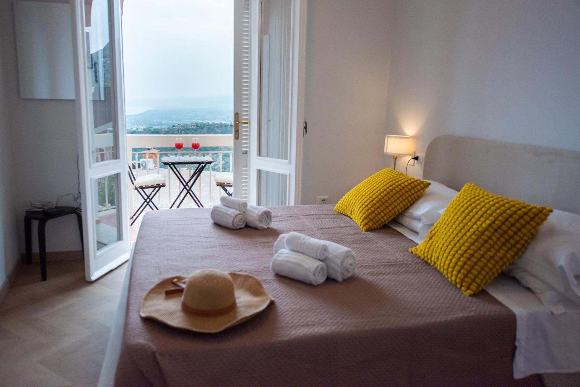 Villa Clara Suites ตาออร์มินา ภายนอก รูปภาพ